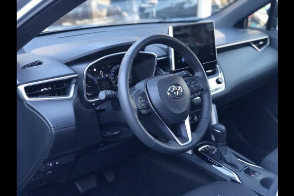 Toyota Corolla Cross 2.0 Hybrid Style Panoramadak | Dodehoekherkenning, Elektrische achterklep, Stoel + Stuurverwarming, Parkeersensoren