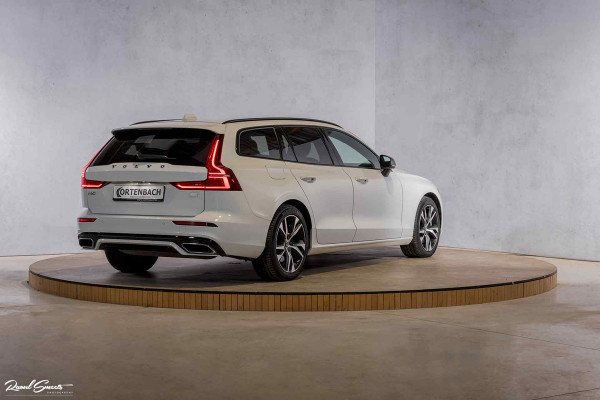 Volvo V60 2.0 T6 Recharge AWD R-Design | Adaptive cruise | Camera | Apple carplay