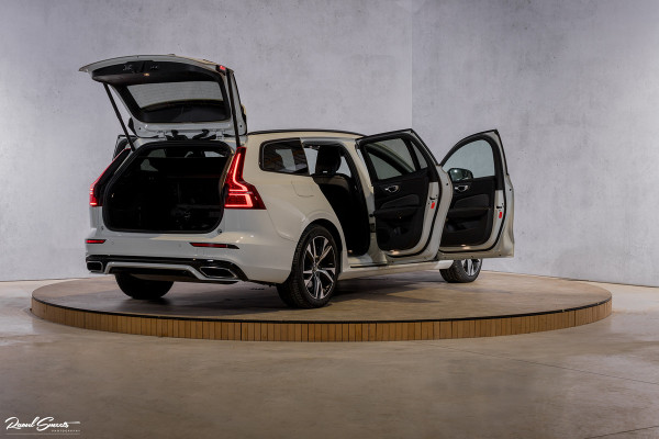 Volvo V60 2.0 T6 Recharge AWD R-Design | Adaptive cruise | Camera | Apple carplay