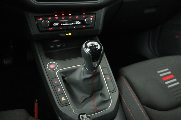 Seat Ibiza 1.0 TSI FR Intens | Panoramadak | Trekhaak | Adaptive cruise | Beats Sound | Virtual Cockpit | Climate control | Keyless | Camera | Full LED | Navigatie | Carplay