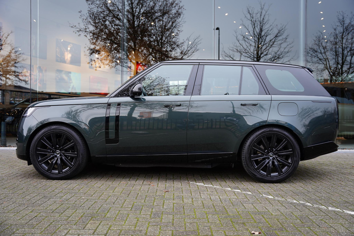 Land Rover Range Rover P 440 E Black Pack GERESERVEERD