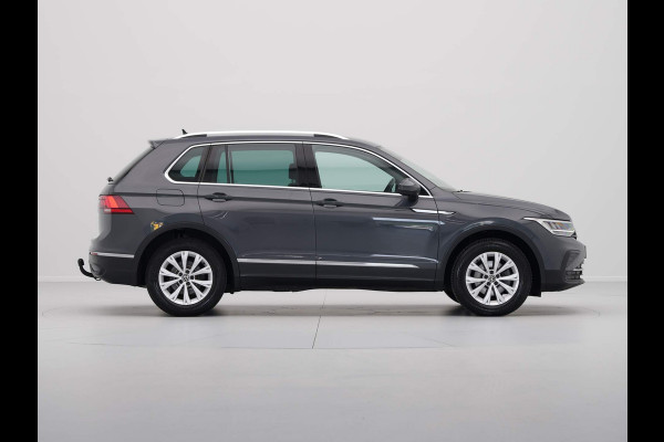 Volkswagen Tiguan 1.5 TSI 130pk Life Business Navigatie Trekhaak Stoelverwarming Acc