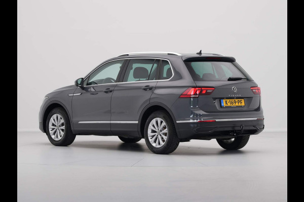 Volkswagen Tiguan 1.5 TSI 130pk Life Business Navigatie Trekhaak Stoelverwarming Acc