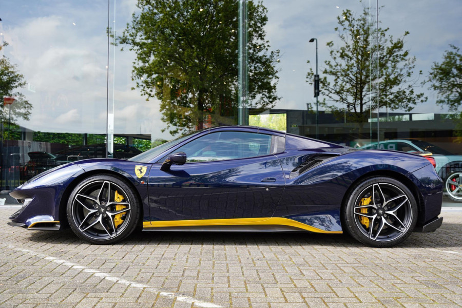 Ferrari 488 3.9 Pista HELE Spider Tailor Made KERSTSHOW