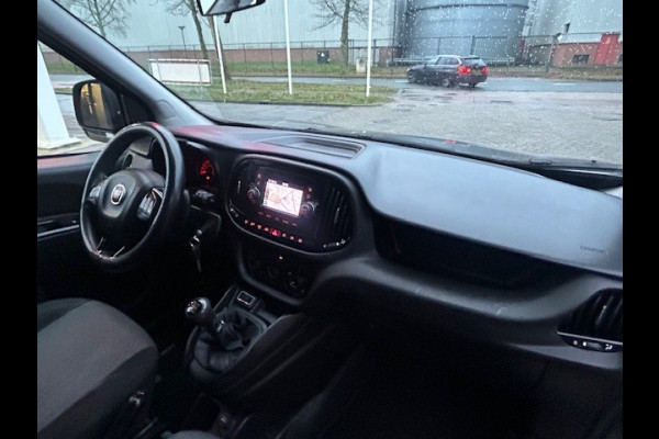 Fiat Dobló Cargo 1.4 T-Jet L2H1 Maxi AIRCO I NAVI I PDC ACHTER I APPLE CARPLAY I 3-ZITS I NETTE BESTELWAGEN