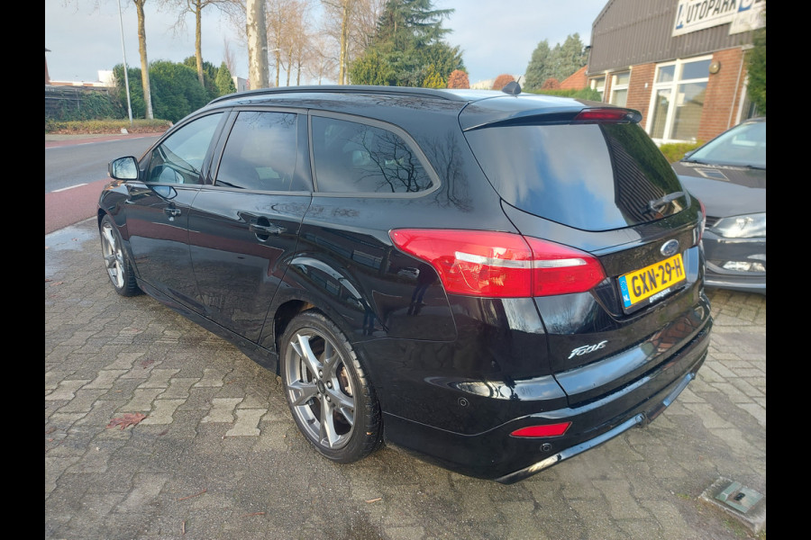 Ford FOCUS Wagon 1.0 Lease Edition. airco,cruise,navigatie,stoel/stuurverwarming,parkeersensoren,