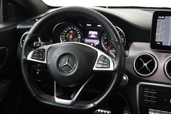 Mercedes-Benz CLA-Klasse 180 Business Solution AMG Automaat (PANORAMADAK, STOELVERWARMING, NAVIGATIE, PDC, GOED ONDERHOUDEN)