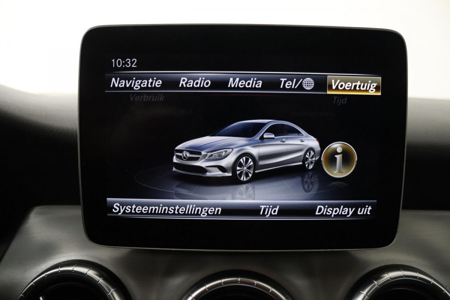 Mercedes-Benz CLA-Klasse 180 Business Solution AMG Automaat (PANORAMADAK, STOELVERWARMING, NAVIGATIE, PDC, GOED ONDERHOUDEN)