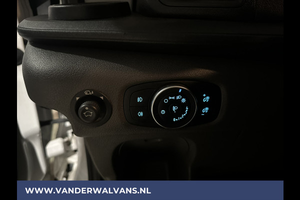 Ford Transit 2.0 TDCI 130pk L3H2 Euro6 Airco | Camera | Navigatie | Apple Carplay | Android Auto Cruisecontrol, Stoelverwarming, Parkeersensoren, Verwarmde voorruit, Bijrijdersbank