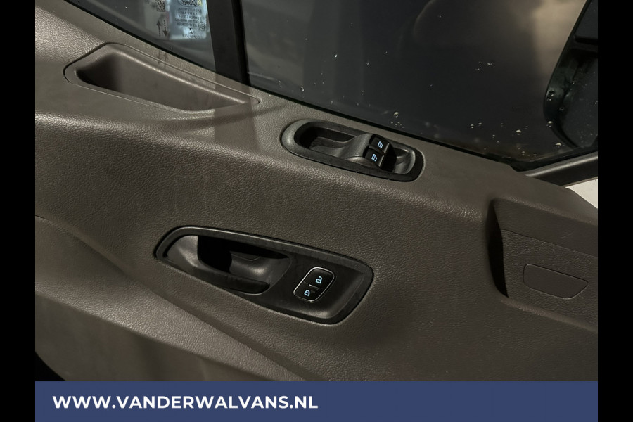 Ford Transit 2.0 TDCI 130pk L3H2 Euro6 Airco | Camera | Navigatie | Apple Carplay | Android Auto Cruisecontrol, Stoelverwarming, Parkeersensoren, Verwarmde voorruit, Bijrijdersbank