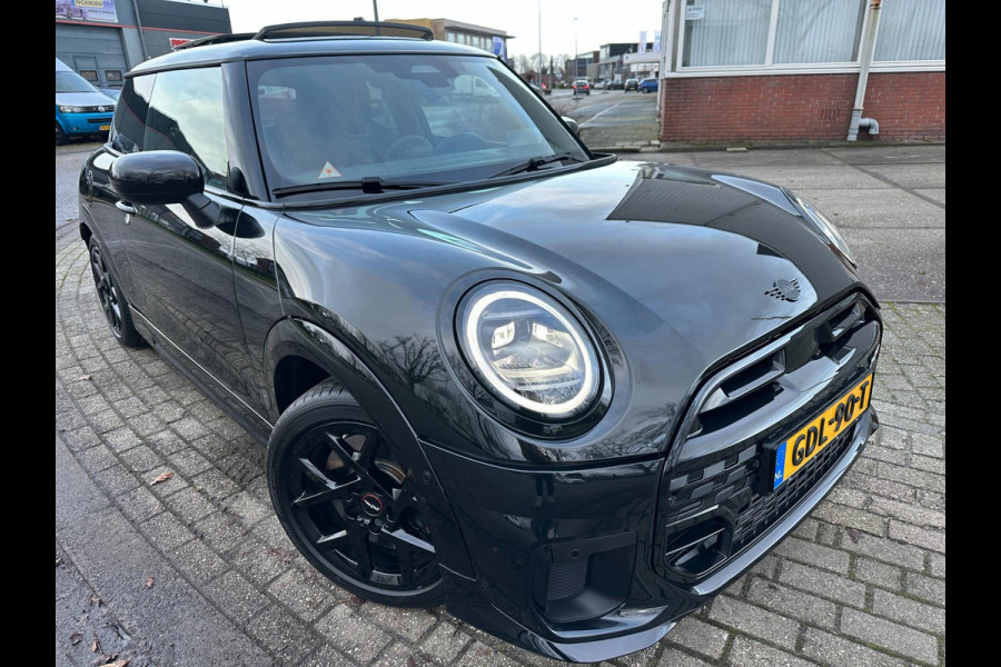 MINI Mini 1.5 Cooper C 2024 John Cooper Works M SPORT PANO LEER NAP LUXE