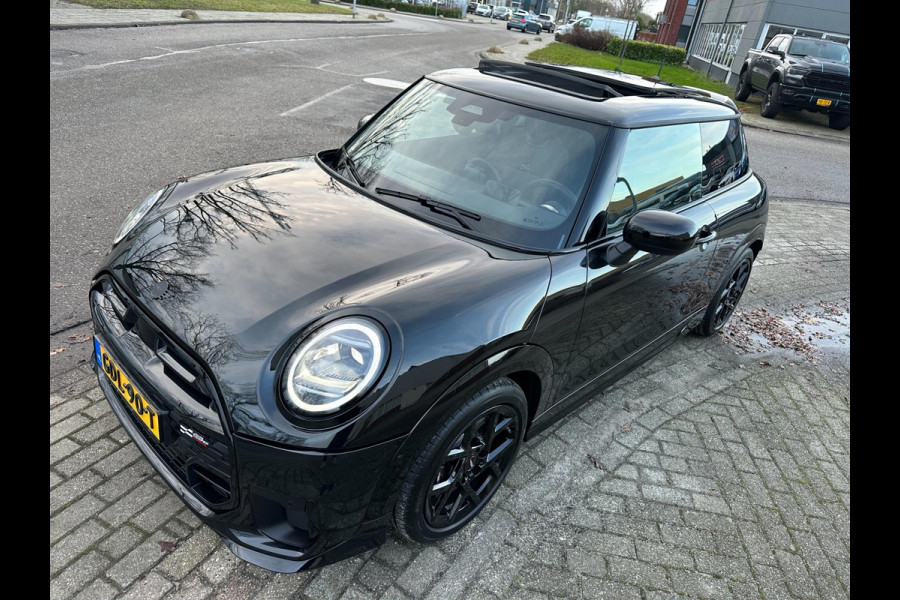 MINI Mini 1.5 Cooper C 2024 John Cooper Works M SPORT PANO LEER NAP LUXE