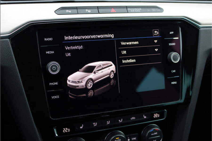 Volkswagen Passat Variant 2.0 TSI R-Line Highline Aut6 | Adaptieve Cruise Control | Trekhaak | Standkachel | Verwarmd Stuurwiel | Elek. Stoelverstelling | Stoelverwarming | Apple Carplay/Android Auto |