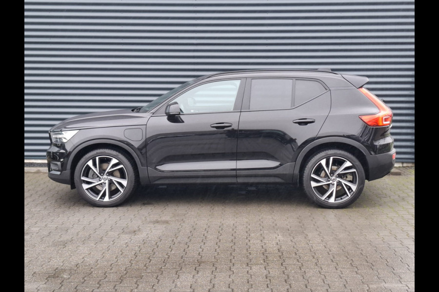 Volvo XC40 T5 Recharge Inscription Plug in Hybrid 261pk PHEV | Panodak | Lederen Sportstoelen | Pilot Assist | Navigatie | Apple Carplay | Adaptive Cruise | Camera | L.M. 20 " | DAB |