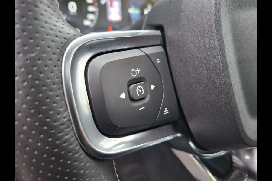 Volvo XC40 T5 Recharge Inscription Plug in Hybrid 261pk PHEV | Panodak | Lederen Sportstoelen | Pilot Assist | Navigatie | Apple Carplay | Adaptive Cruise | Camera | L.M. 20 " | DAB |