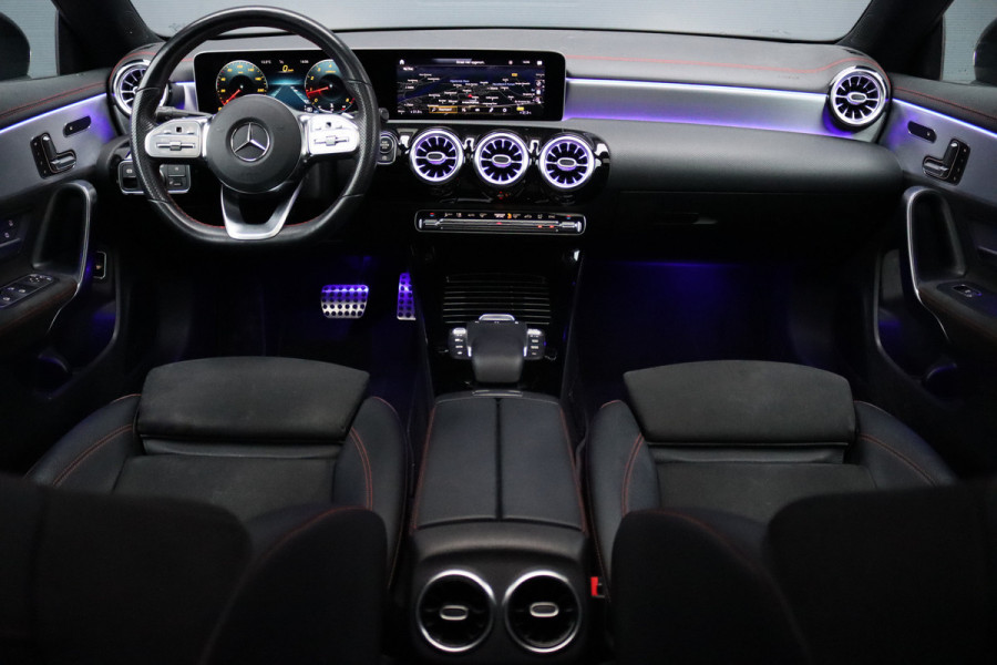 Mercedes-Benz CLA-Klasse 180 AMG Line Aut7 | Panoramadak | Memory | Sfeerverlichting | Camera | Advanced Sound System | Keyless Go | Zitcomfortpakket | Cruise Control | Multibeam LED |