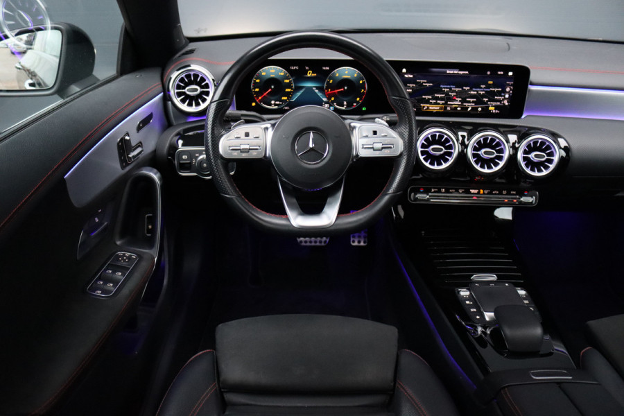 Mercedes-Benz CLA-Klasse 180 AMG Line Aut7 | Panoramadak | Memory | Sfeerverlichting | Camera | Advanced Sound System | Keyless Go | Zitcomfortpakket | Cruise Control | Multibeam LED |