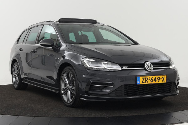 Volkswagen Golf 1.5 TSI R-Line | Panoramadak | LED Plus | Keyless | Carplay | Adaptive cruise | Navigatie | Active Info | Climate control