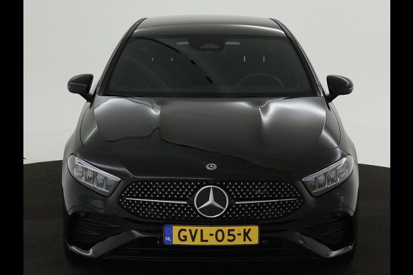 Mercedes-Benz A-Klasse 250 e AMG Face Lift Plug-In Hybride | Achteruitrijcamera | KEYLESS GO-comfortpakket |  Smartphone-integratie|  Dodehoekassistent | Navigatie | Nightpakket | Sfeerverlichting | | Inclusief 24 maanden MB Certified garantie voor Europa.