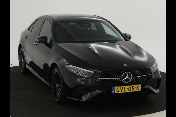 Mercedes-Benz A-Klasse 250 e AMG Face Lift Plug-In Hybride | Achteruitrijcamera | KEYLESS GO-comfortpakket |  Smartphone-integratie|  Dodehoekassistent | Navigatie | Nightpakket | Sfeerverlichting | | Inclusief 24 maanden MB Certified garantie voor Europa.