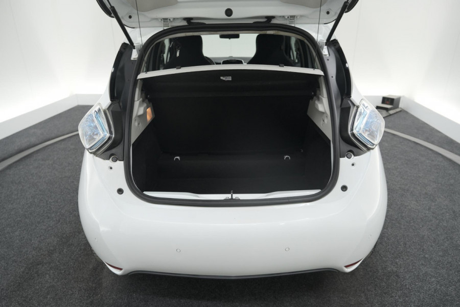 Renault ZOE Q90 Intens Quickcharge 41 kWh | Huuraccu | Parkeersensoren | Navigatie | 16 Inch Velgen