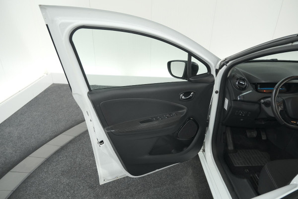 Renault ZOE Q90 Intens Quickcharge 41 kWh | Huuraccu | Parkeersensoren | Navigatie | 16 Inch Velgen