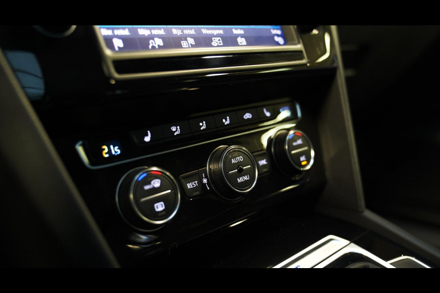 Volkswagen Passat Variant 1.4 TSI GTE Connected Series Plus | Panorama | Trekhaak | Leder/Alcantara | Apple Carplay | Stoelverwarm