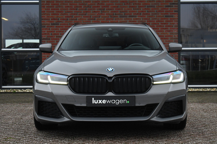 BMW 5 Serie Touring 530e xDrive M-Sport Pano Comf+Ventilatie HUD H/K Laser 19inch