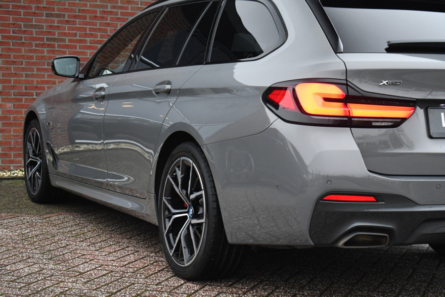 BMW 5 Serie Touring 530e xDrive M-Sport Pano Comf+Ventilatie HUD H/K Laser 19inch