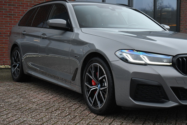 BMW 5 Serie Touring 530e xDrive M-Sport Pano Comf+Ventilatie HUD H/K Laser 19inch