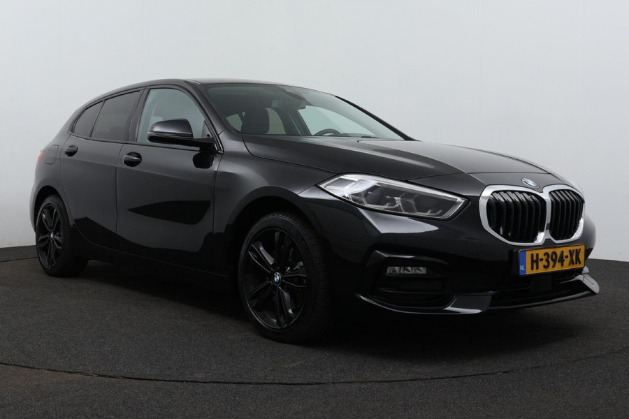 BMW 1-serie 118i Executive Edition SportLine AANBIEDING!(NL-auto, Dealer ondH, Navi-groot, Carplay/ Android, PDC V+A, Cruise, Etc)