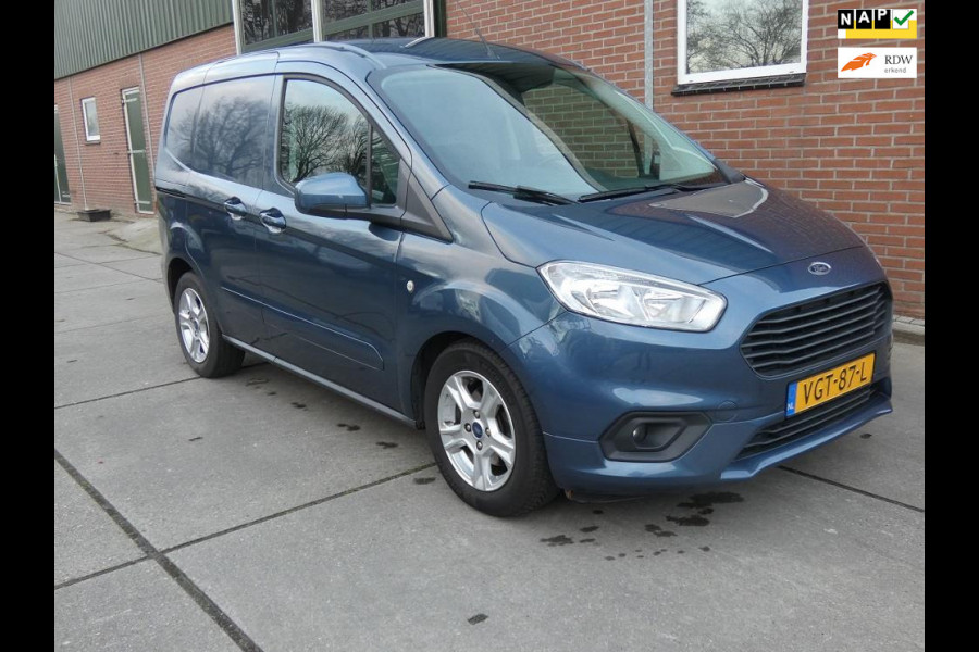 Ford Transit Courier 1.0 Limited EcoBoost S&S*navi/camera*