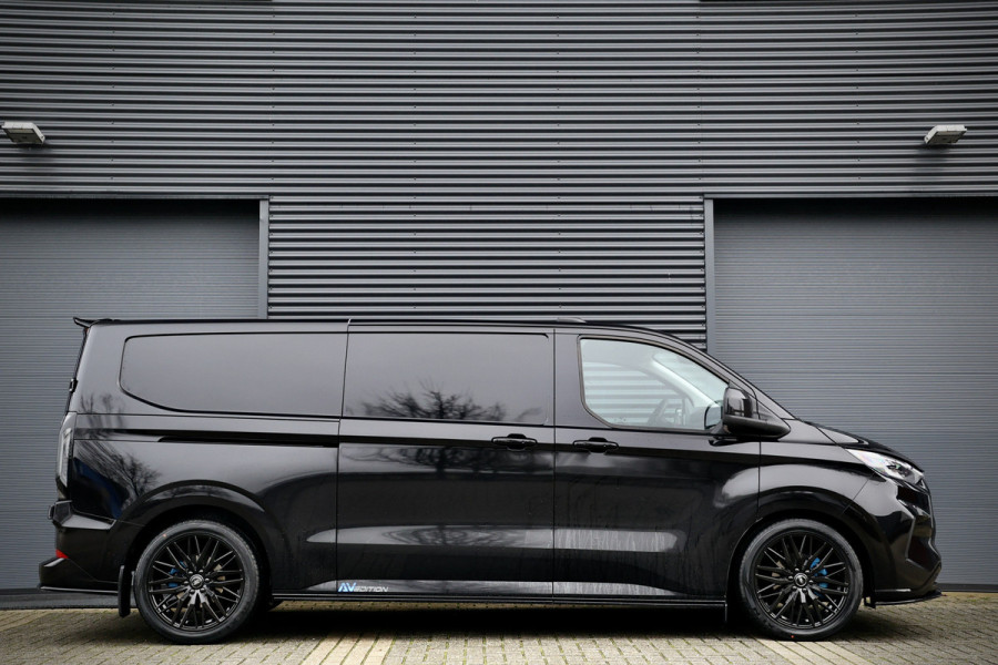 Ford Transit Custom 320 2.0 TDCI L2H1 Sport 170 PK | ACC | Blind Spot | Navigatie | Camera | CarPlay | Lane Assist | Stoelverwarming | Raptor Edition | Trekhaak | 3-Zitter | NL Auto