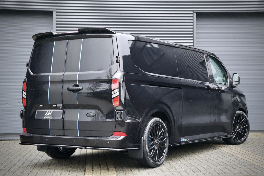 Ford Transit Custom 320 2.0 TDCI L2H1 Sport 170 PK | ACC | Blind Spot | Navigatie | Camera | CarPlay | Lane Assist | Stoelverwarming | Raptor Edition | Trekhaak | 3-Zitter | NL Auto