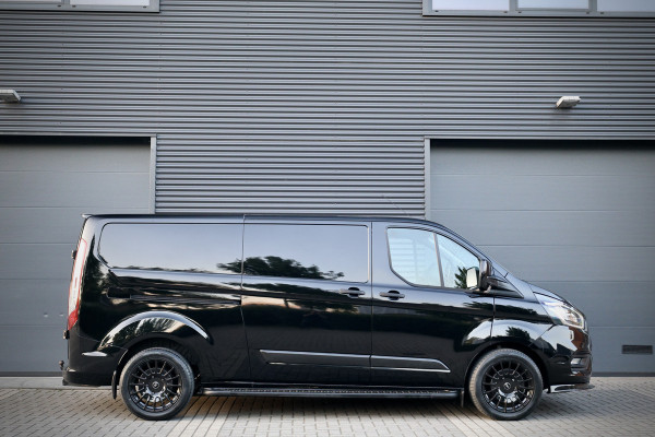 Ford Transit Custom 300 2.0 TDCI L2H1 170 PK AUT | Camera | CarPlay | Trekhaak | Lane Assist | Stoelverwarming | PDC V+A | 3-Zitter | Airco | AV Edition | 12 maanden garantie