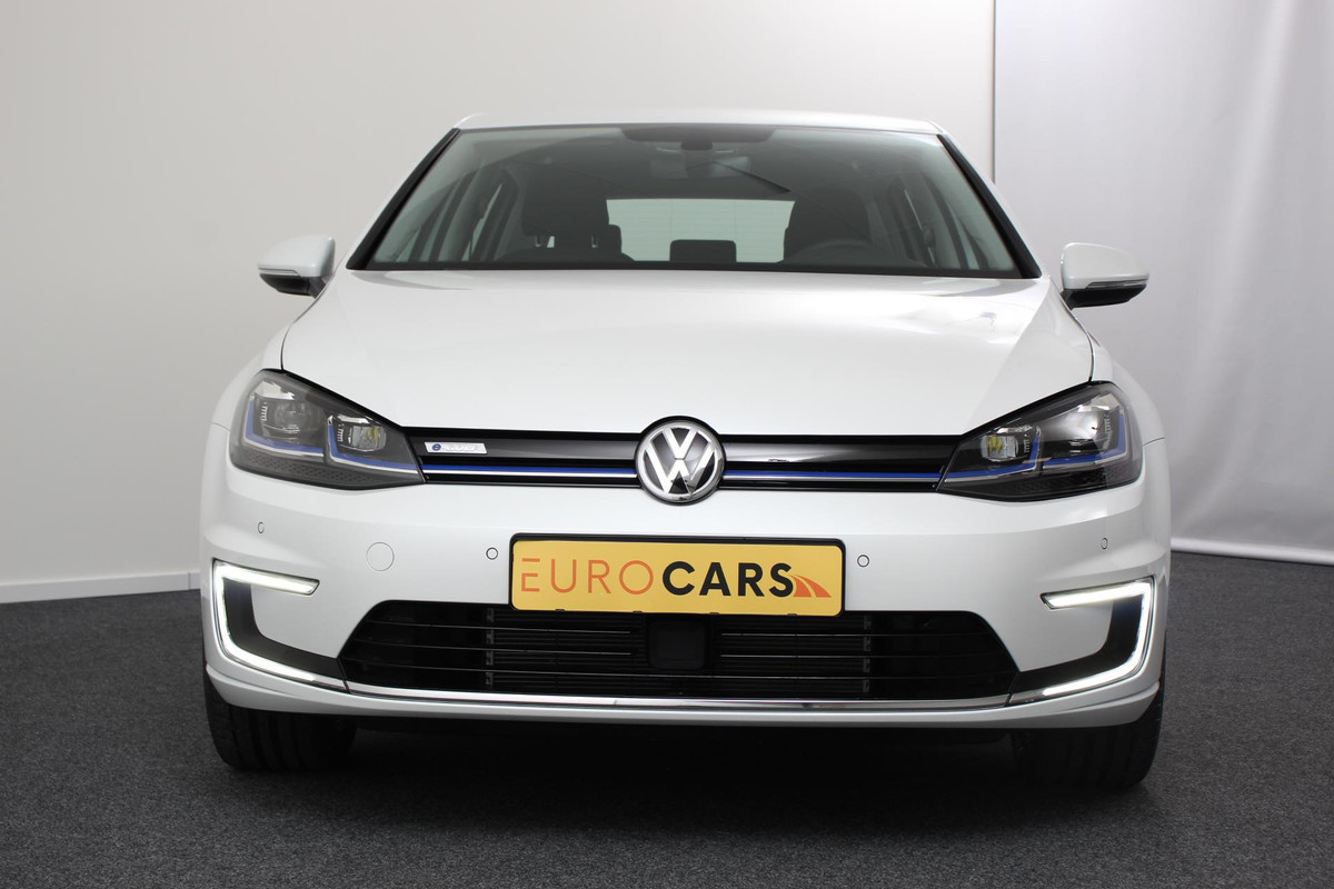 Volkswagen e-Golf E-Golf Automaat 136pk € 2000 Subsidie mogelijk!  | Navigatie | Climate Control | Cruise control adaptief | Parkeer sensoren | Lichtmetalen Velgen 17" |