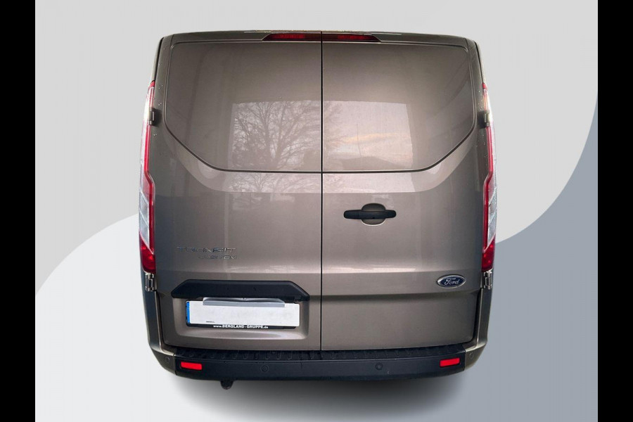 Ford Transit Custom 320 2.0 TDCI L2H1 Trend DC | 130pk Automaat | Dubbele Cabine | Bijrijdersstoel | Stoelverwarming | Navigatie | Camera | Privacy glass | Lichtmetalen velgen