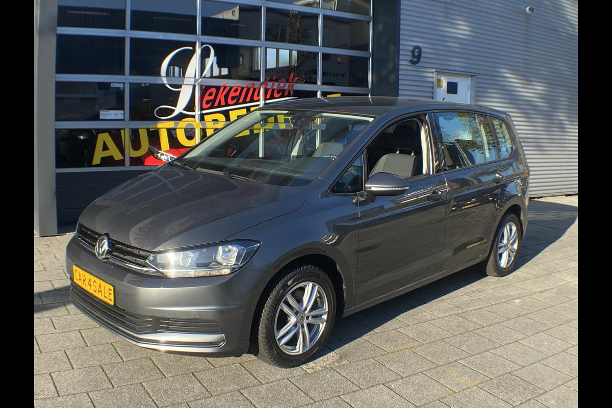 Volkswagen Touran TSi Trendline BlueMotion Tech - Navigatie I Airco I PDC I Sport velgen I Comfort pakket I Dealer onderhouden