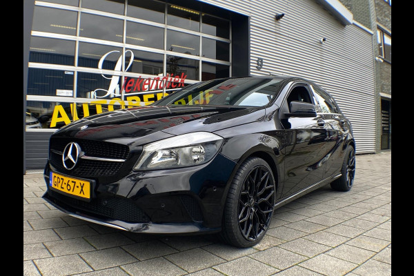 Mercedes-Benz A-Klasse 180 URBAN BlueEFFICIENCY I Navigatie I Airco I PDC I 1/2 Leer I 19 inch Sport velgen I Dealer onderhouden