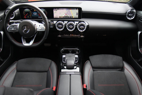 Mercedes-Benz A-Klasse 220 AMG/PANO/STOELVER/SFEERVER/CARPLAY/VOLL