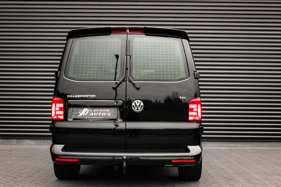 Volkswagen Transporter 2.0 TDI L2H1 DC 150PK JB- EDTION / LEDEREN BEKLEDING / TREKHAAK / APPLE CARPLAY / AIRCO / NIEUWSTAAT / FULL