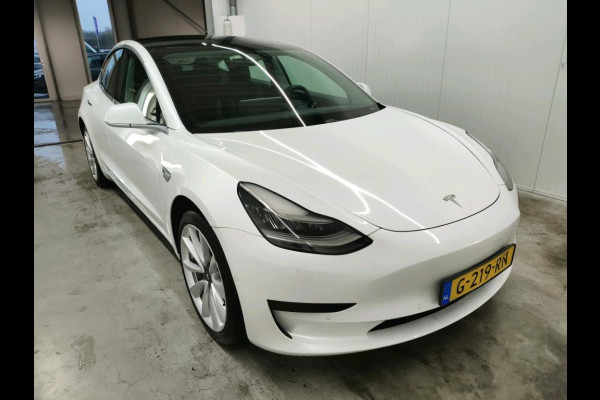 Tesla Model 3 Standard RWD Plus 60 kWh Panoramadak Navigatie Autopilot Lichtmetalen velgen 19" Climate Control