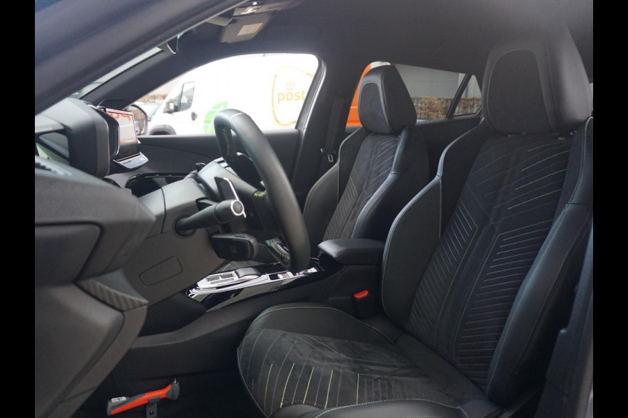 Peugeot 2008 1.2 PureTech 130 GT Leder Alcantara interieur