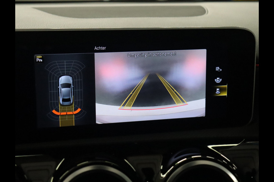 Mercedes-Benz A-Klasse 200 AMG Sport [CAMERA, APPLE CARPLAY, ANDROID, STOELVERWARMING, PDC V+A, CRUISE, CLIMATE, NIEUWSTAAT]