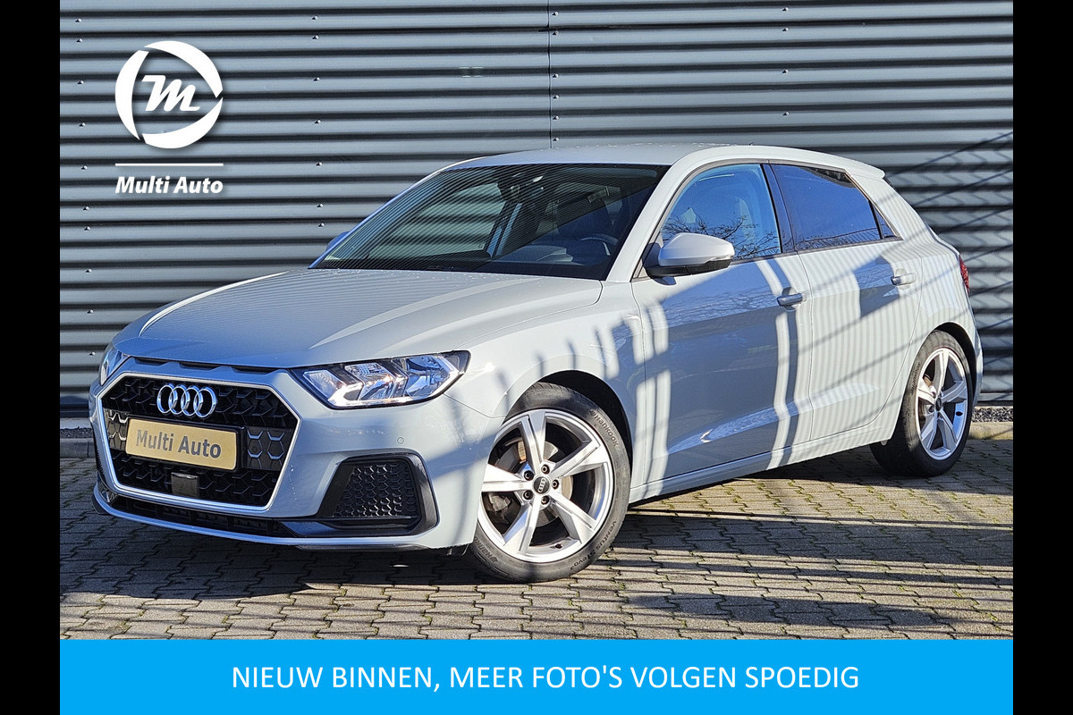 Audi A1 Sportback 35 TFSI Pro Line 150pk S Tronic Dealer O.H Pijlgrijs | Virtual Cockpit | Keyless | Sportstoelen Verwarmd | Camera | Apple Carplay | 17"L.M |