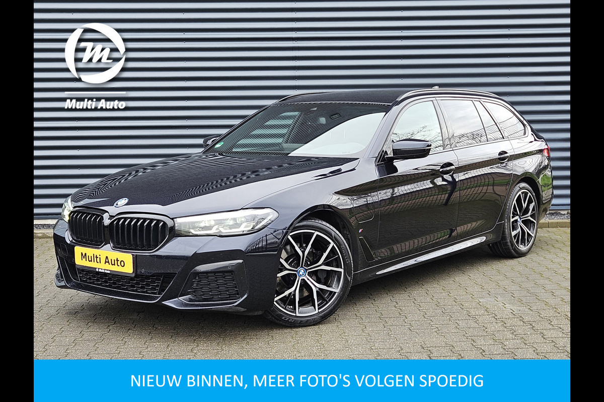 BMW 5 Serie Touring 530e M Sport Plug In Hybrid Dealer O.H INCL BTW PHEV | Trekhaak af Fabriek | Navi Pro | Lederen Sportstoelen Verwarmd | Camera | 19"L.M | Sfeerverlichting | Apple Carplay | Parkassist |