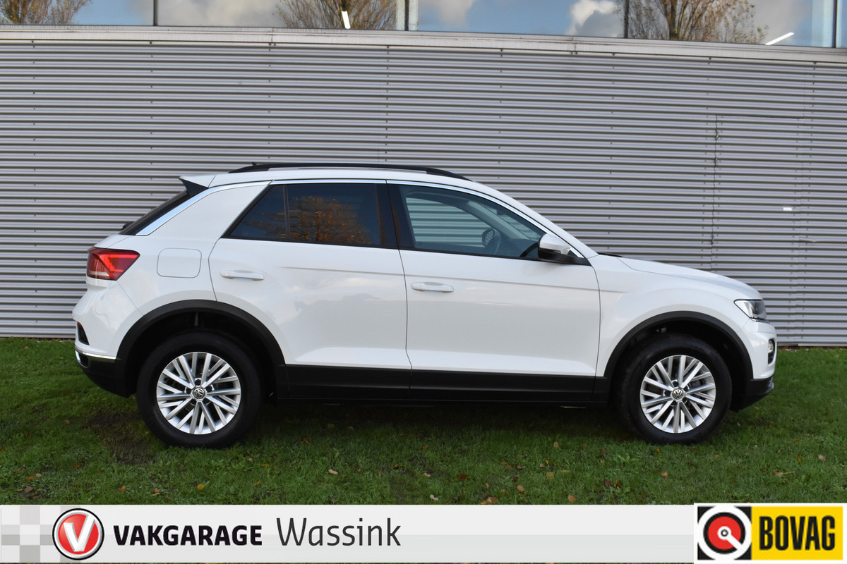 Volkswagen T-Roc 1.5 TSI Sport Business R Automaat Panoramadak El-achterklep Afmeembare trekhaak 1.5 motor