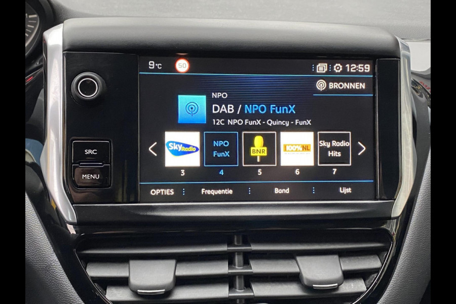 Peugeot 208 1.2VTi PureTech Blue Lion - Apple CarPlay / Navigatie I Airco I PDC I Comfort pakket I Dealer onderhouden