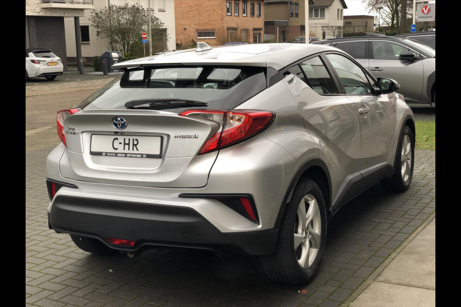 Toyota C-HR 1.8 Hybrid Active | Trekhaak, Navigatie, Parkeercamera, Lichtmetalen velgen, Climate control, Adaptive cruise control