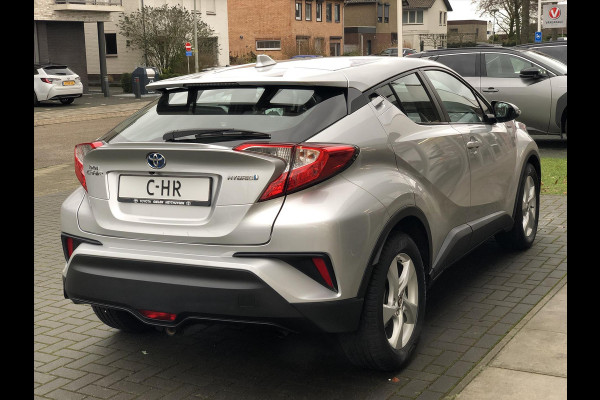 Toyota C-HR 1.8 Hybrid Active | Trekhaak, Navigatie, Parkeercamera, Lichtmetalen velgen, Climate control, Adaptive cruise control